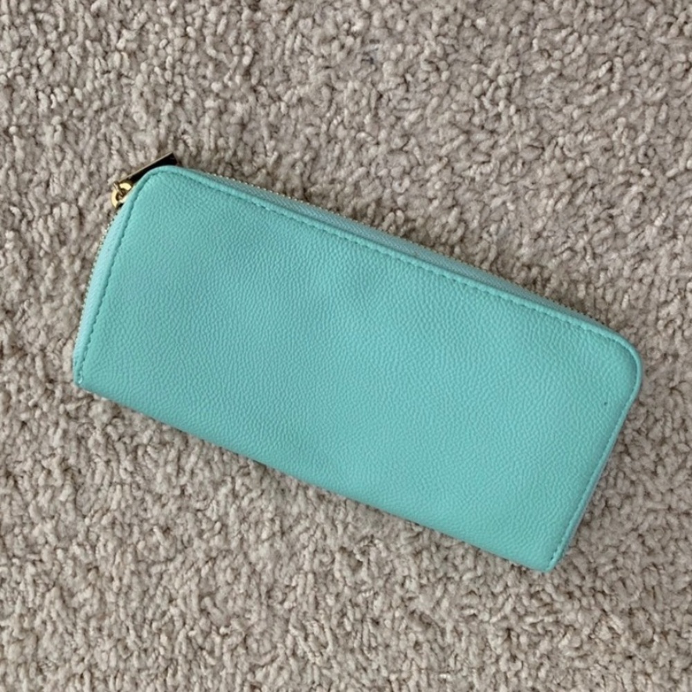 “TARGET” 💚Super Cute 🏝 Mint Green Women’s wallet